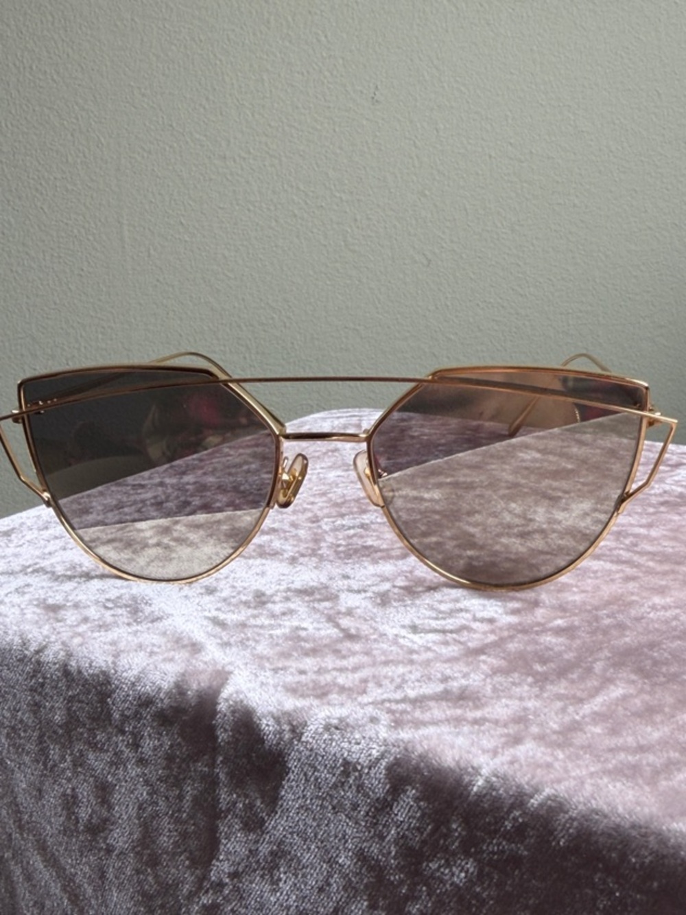GENTLE MONSTER LOVEPUNCH Cat-Eye Sunglasses